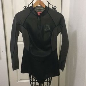 BILLABONG SURF CAPSULE size 10.